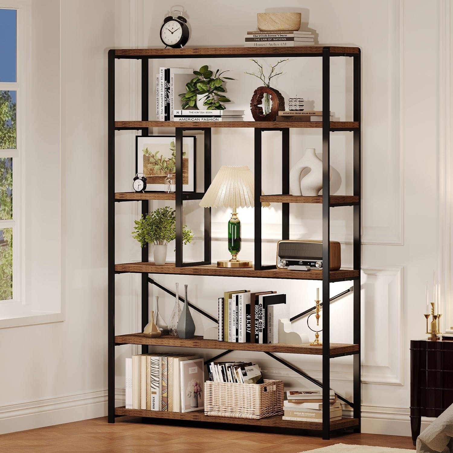 Bibliotheque industrielle 6 niveaux avec structure metal et etageres en bois, meuble de rangement vertical style vintage